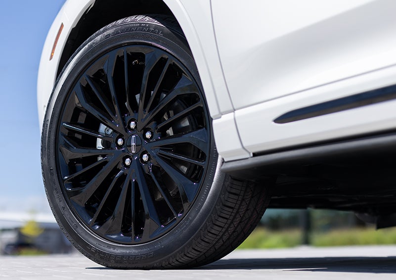 The stylish blacked-out 20-inch wheels from the available Jet Appearance Package are shown. | Mark McLarty Lincoln in North Little Rock AR