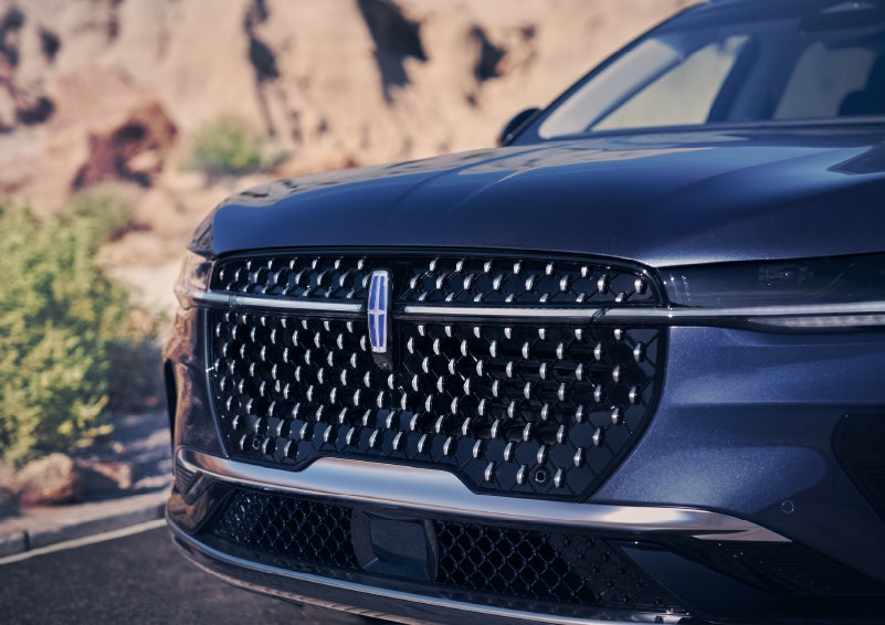 The stylish grille of a 2024 Lincoln Nautilus® SUV sparkles in the sunlight. | Mark McLarty Lincoln in North Little Rock AR