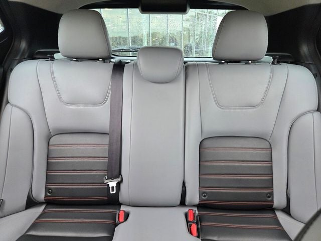 2022 Nissan Kicks SR