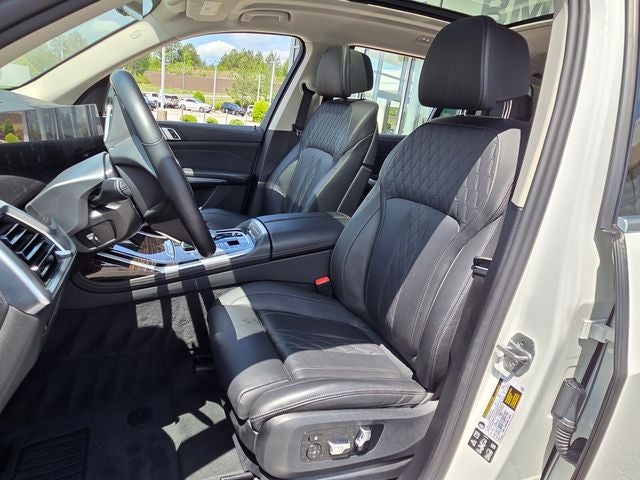 2025 BMW X7 xDrive40i