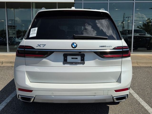 2025 BMW X7 xDrive40i