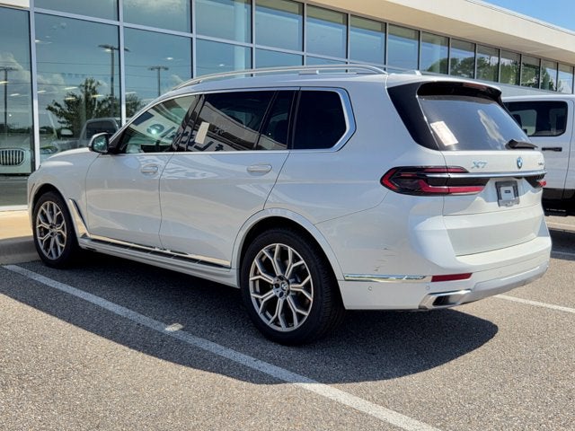 2025 BMW X7 xDrive40i