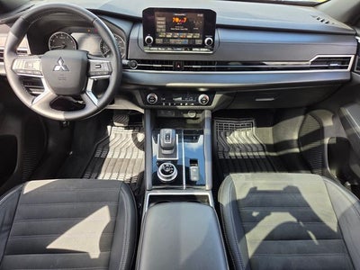 2022 Mitsubishi Outlander SE