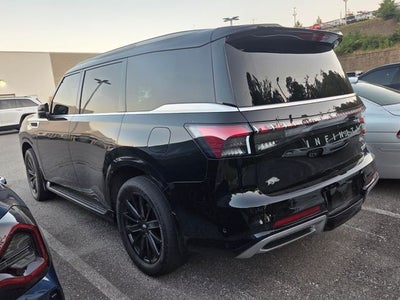 2025 INFINITI QX80 LUXE