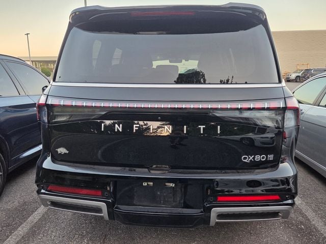 2025 INFINITI QX80 LUXE