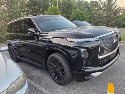 2025 INFINITI QX80 LUXE