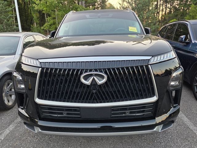 2025 INFINITI QX80 LUXE