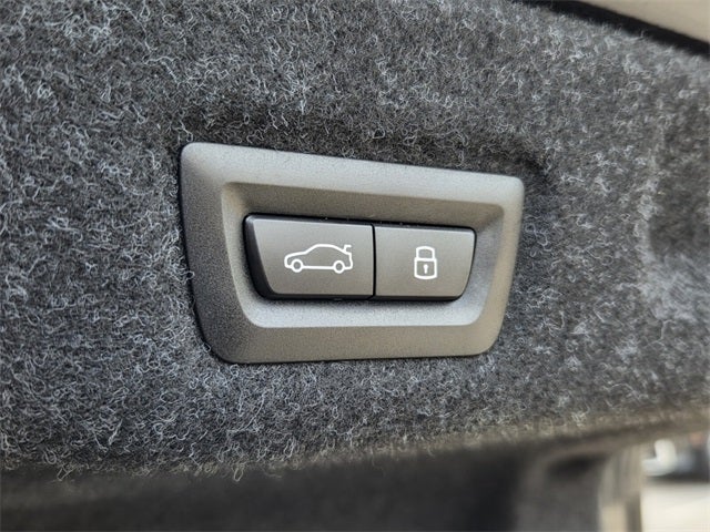 2025 BMW 5 Series 530i