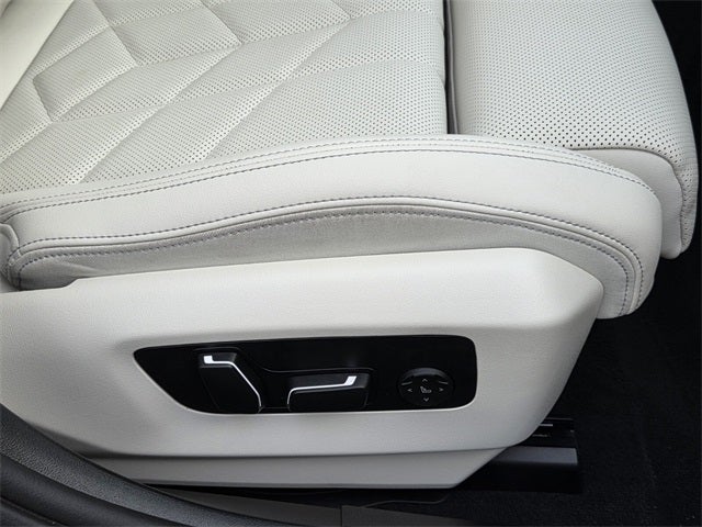 2025 BMW 5 Series 530i