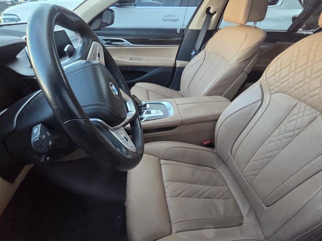 2022 BMW 7 Series 740i