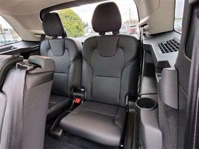 2021 Volvo XC90 T6 Momentum
