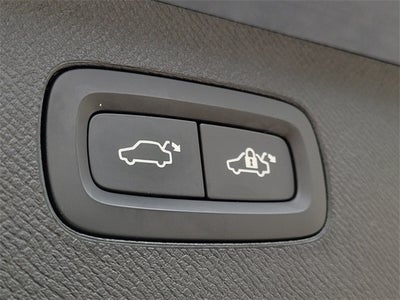 2021 Volvo XC90 T6 Momentum