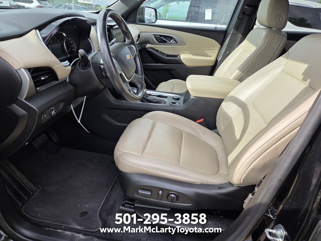 2022 Chevrolet Traverse LT Leather