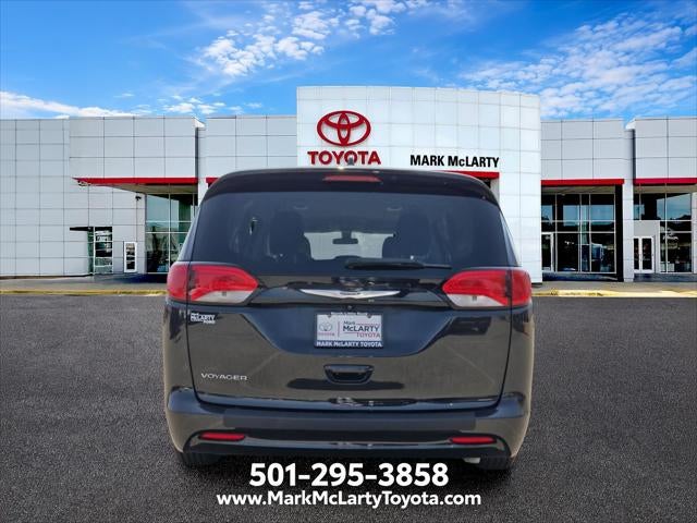 2022 Chrysler Voyager LX