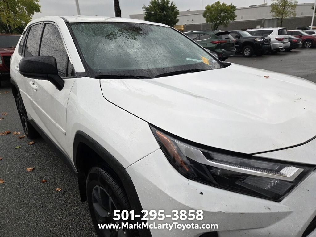 2024 Toyota RAV4 LE