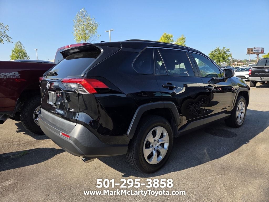 2020 Toyota RAV4 LE