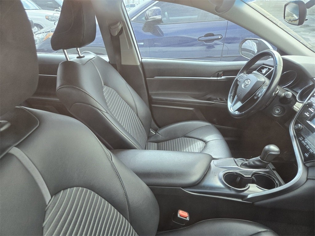 2019 Toyota CAMRY SE