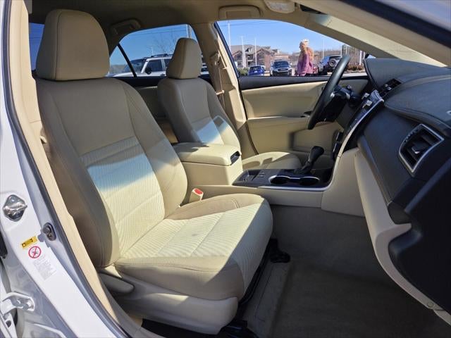 2017 Toyota CAMRY HYBRID LE