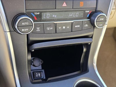 2017 Toyota CAMRY HYBRID LE