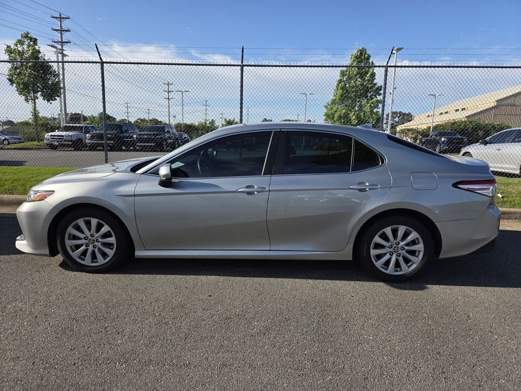 2020 Toyota CAMRY LE