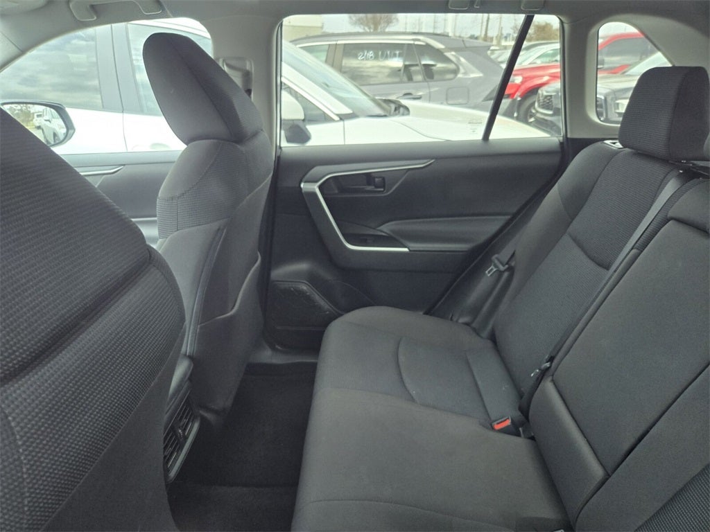 2025 Toyota RAV4 HYBRID LE