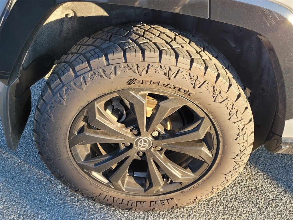 2022 Toyota RAV4 HYBRID SE