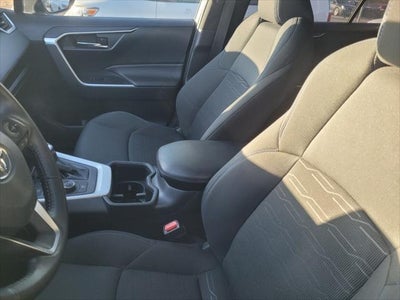 2022 Toyota RAV4 HYBRID SE