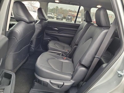 2025 Toyota GRAND HIGHLANDER XLE