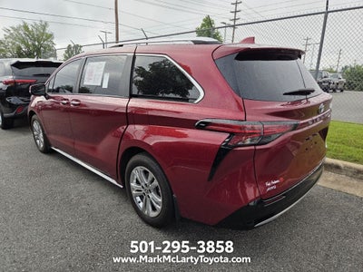 2024 Toyota Sienna Platinum 7 Passenger