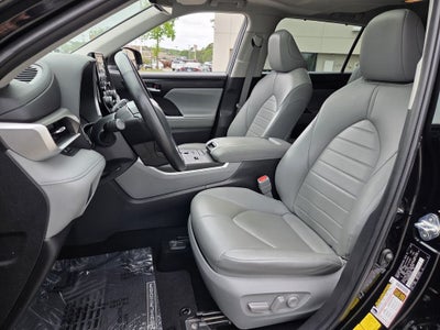 2022 Toyota HIGHLANDER HYBRD XLE