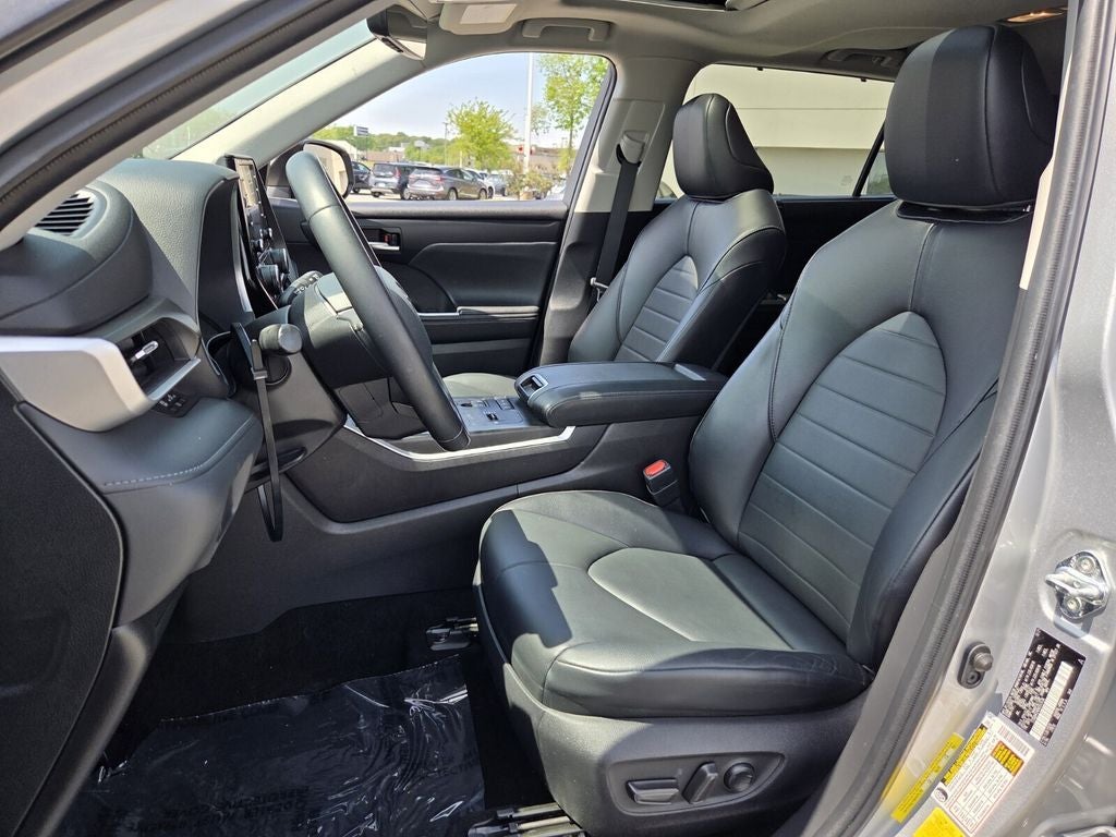 2022 Toyota Highlander Hybrid XLE