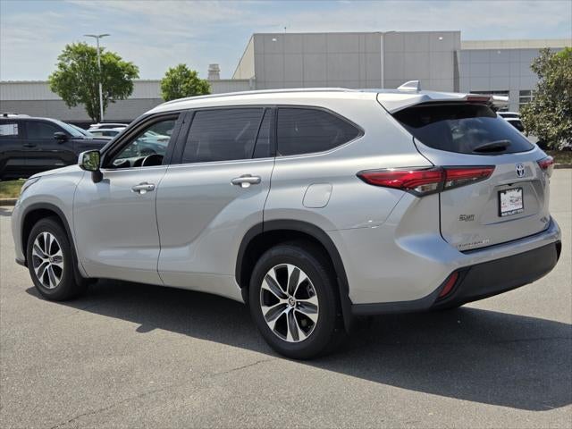 2022 Toyota HIGHLANDER HYBRD XLE
