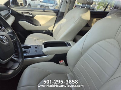 2023 Toyota Highlander Hybrid XLE