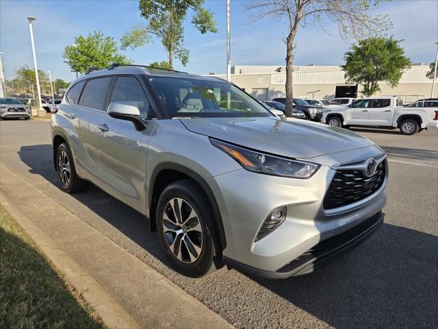 2024 Toyota HIGHLANDER XLE