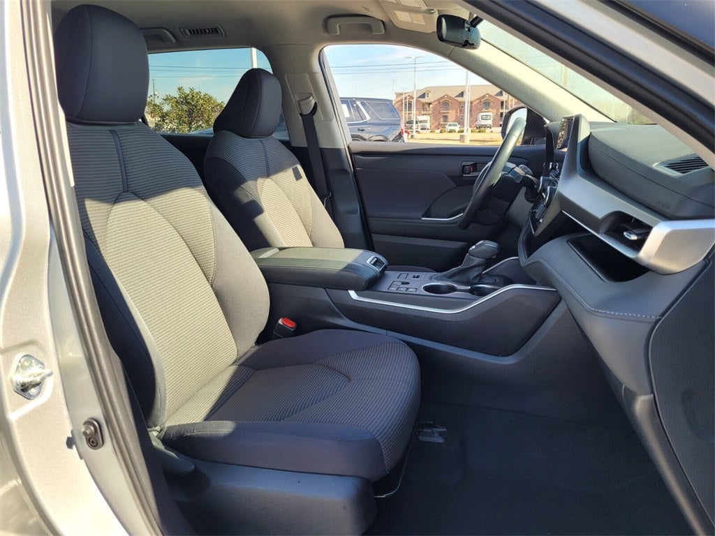 2024 Toyota HIGHLANDER LE AWD