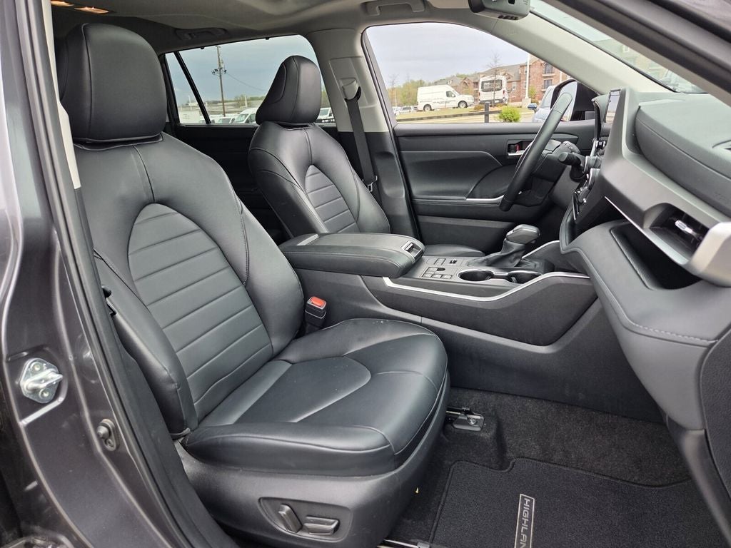 2024 Toyota HIGHLANDER XLE