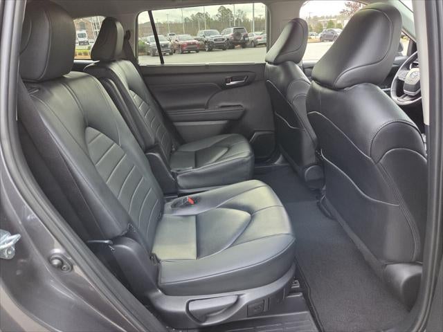 2025 Toyota HIGHLANDER XLE