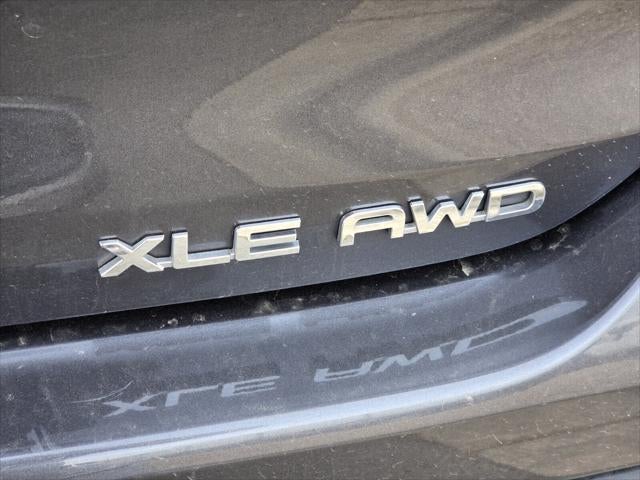 2025 Toyota HIGHLANDER XLE