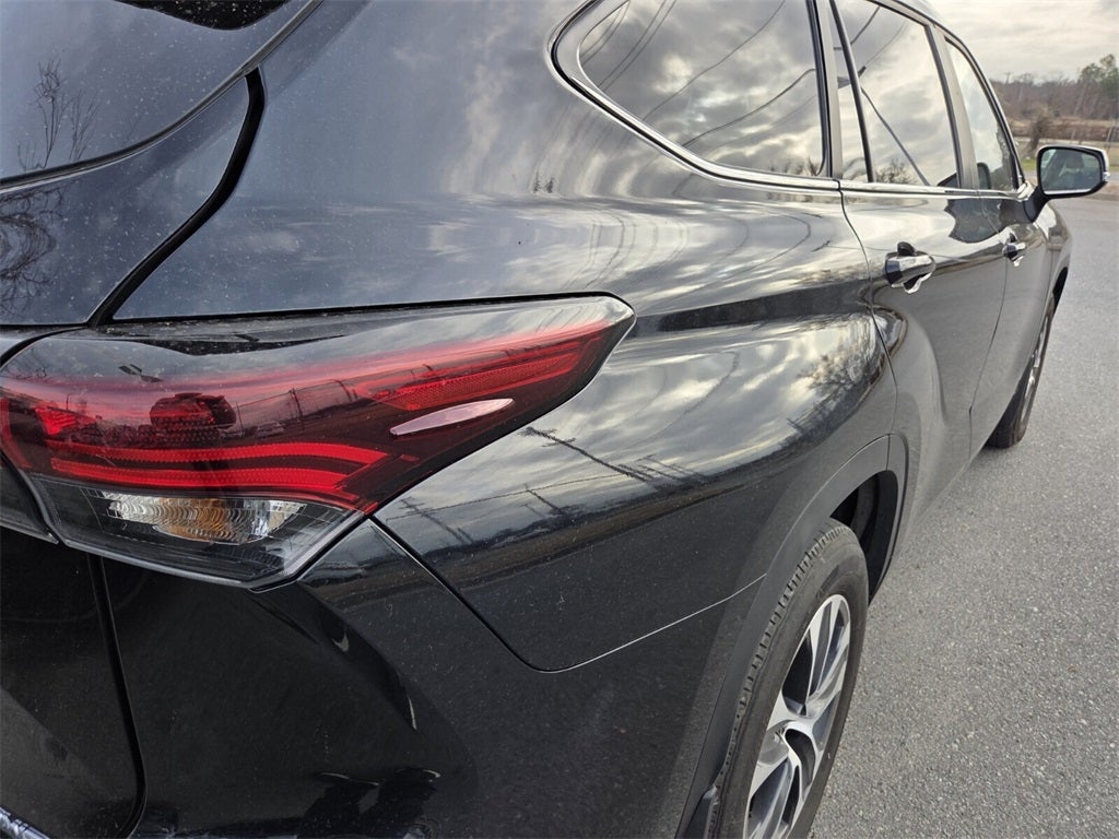 2025 Toyota HIGHLANDER XLE