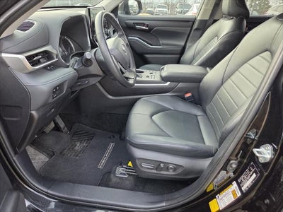 2025 Toyota HIGHLANDER XLE