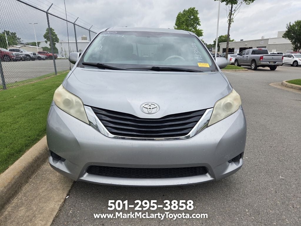 2013 Toyota SIENNA LE 3.5L LE 8 Passenger