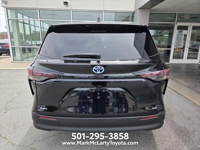 2025 Toyota SIENNA LE LE 8 Passenger