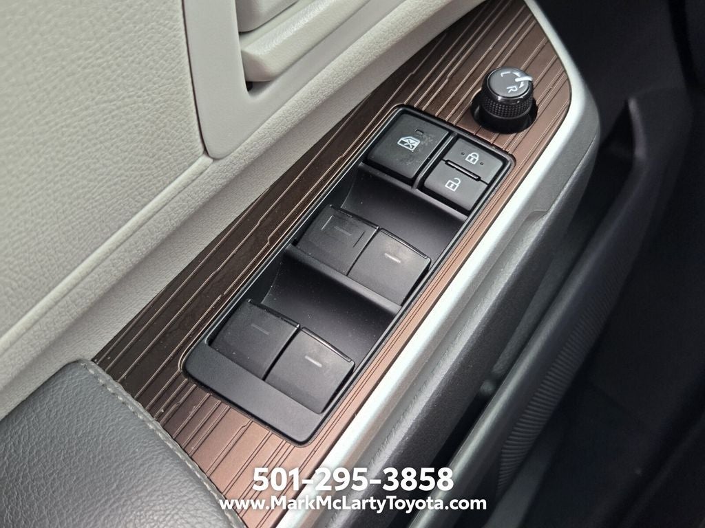 2021 Toyota Sienna LE 8 Passenger
