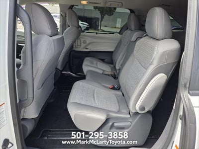 2021 Toyota Sienna LE 8 Passenger