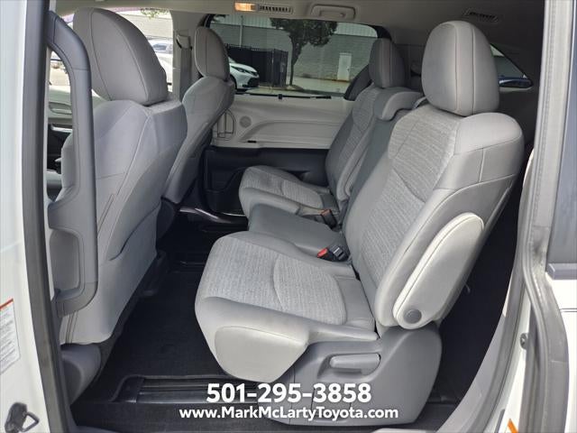 2021 Toyota Sienna LE 8 Passenger