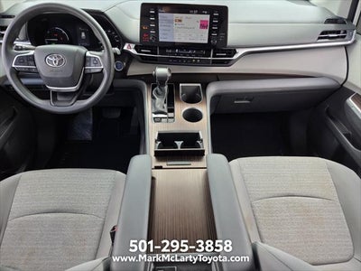 2021 Toyota Sienna LE 8 Passenger