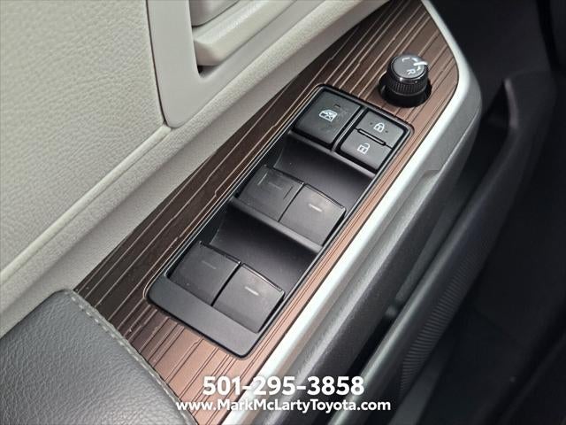 2021 Toyota Sienna LE 8 Passenger