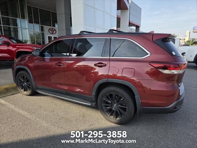 2019 Toyota Highlander SE