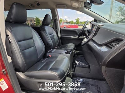 2019 Toyota Sienna SE 8 Passenger