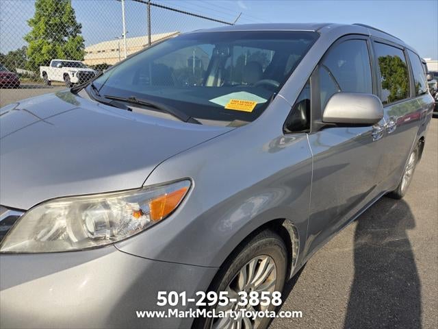 2016 Toyota Sienna XLE 8 Passenger